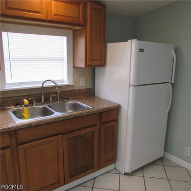 Great location at Pine Island Center... Cute 2-bedrooms 2-baths - photo 22