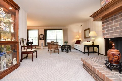 Welcome home. Beautifully maintained condo in PRIME location - photo 3