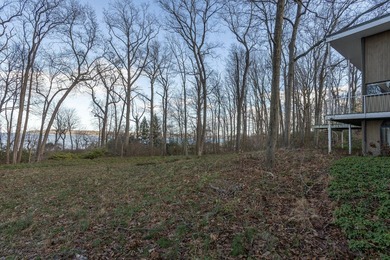 Rare and Remarkable Waterfront Offering on Centre Island An - photo 6