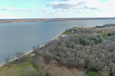 Rare and Remarkable Waterfront Offering on Centre Island An - photo 9