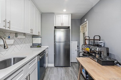Corner 2 Bedrooms Garden Apt, Living Rm, Full Bath, Extra Window - photo 9
