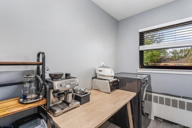 Corner 2 Bedrooms Garden Apt, Living Rm, Full Bath, Extra Window - photo 10
