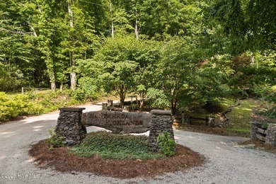 Welcome to your private LAKE NANTAHALA RETREAT! This - photo 3