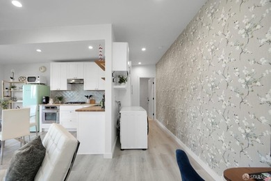 Stylish and modern, this fully remodeled 1 bedroom, 1 bathroom - photo 15