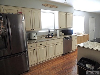 Hard to find 1-level home with a great-room for the - photo 5