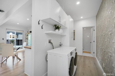 Stylish and modern, this fully remodeled 1 bedroom, 1 bathroom - photo 16