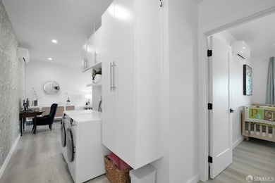 Stylish and modern, this fully remodeled 1 bedroom, 1 bathroom - photo 18