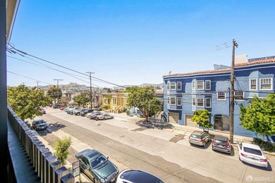 Stylish and modern, this fully remodeled 1 bedroom, 1 bathroom - photo 22