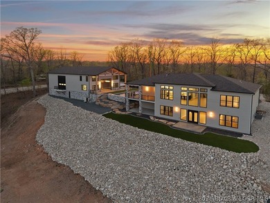 Exceptional Lake of the Ozarks retreat offering luxury - photo 3