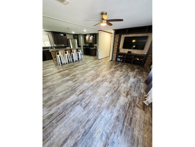 Inside, you will find a beautifully maintained, comfortable - photo 4