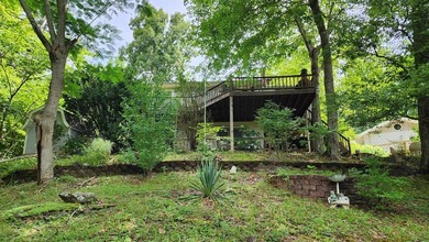 Lakeview home! Split floor 3 bed 2 bath home, offers 1680 sq ft - photo 34