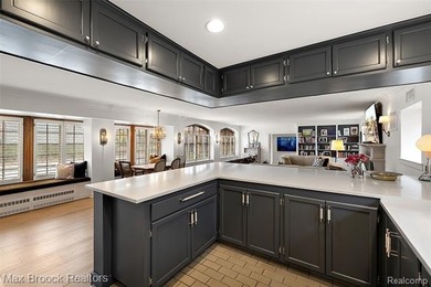 A rare luxury estate opportunity where privacy and presence come - photo 16