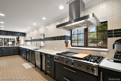 A rare luxury estate opportunity where privacy and presence come - photo 17