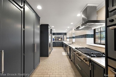 A rare luxury estate opportunity where privacy and presence come - photo 18