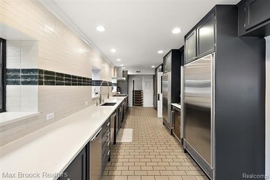 A rare luxury estate opportunity where privacy and presence come - photo 19