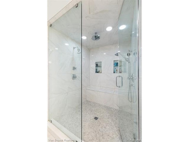 A rare luxury estate opportunity where privacy and presence come - photo 33