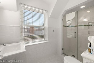 A rare luxury estate opportunity where privacy and presence come - photo 43
