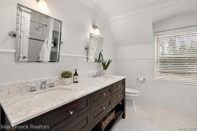 A rare luxury estate opportunity where privacy and presence come - photo 49