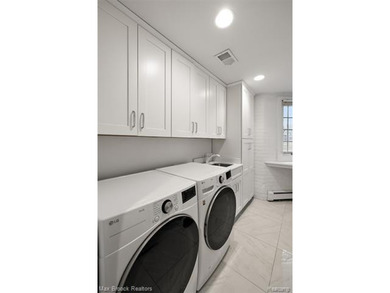 A rare luxury estate opportunity where privacy and presence come - photo 58