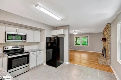 Discover the charm of this inviting ranch home in Foxwood Hills - photo 11