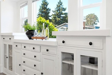 One lot, two renovated detached homes in Oakland's vibrant - photo 12
