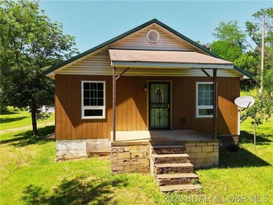 Unique 5-acre property at the edge of Laurie, just a half mile - photo 2