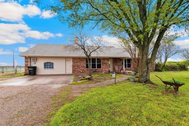 Lake Home For Sale in Tioga, Texas