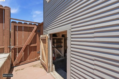 One lot, two renovated detached homes in Oakland's vibrant - photo 35