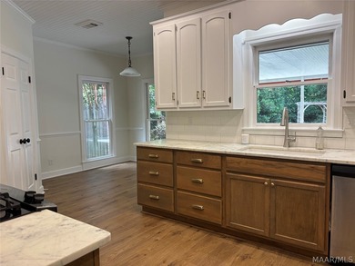 Charming 3-bedroom, 2.5-bath home in sought-after Sturbridge - photo 2