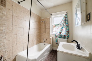 Fully vacant duplex in the Lyell/Otis neighborhood! Rare - photo 6