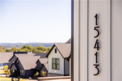 Experience modern. luxury and thoughtful design in this stunning - photo 2