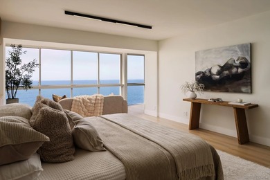 Perched high above the coastline on the 14th floor in coveted La - photo 14