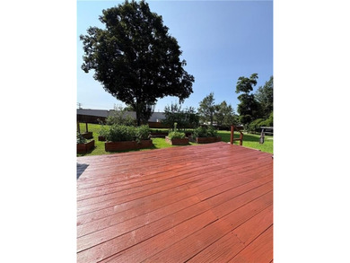 Welcome to this warm, generous-size Ranch where the solid - photo 38