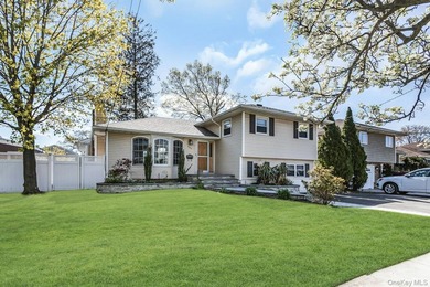 Mint expanded Center Hall Split in the desirable Village of - photo 2