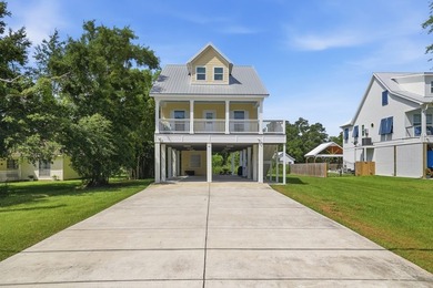 t 1/2 mile from the beach, this adorable 4-year-young cottage - photo 4