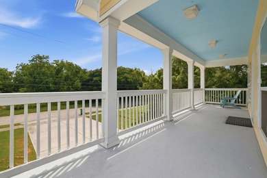 t 1/2 mile from the beach, this adorable 4-year-young cottage - photo 10