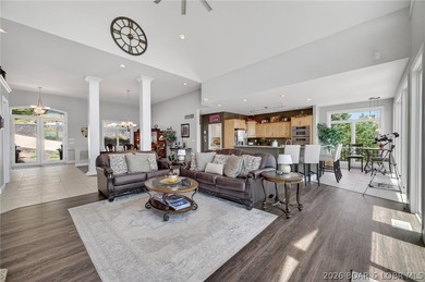 Lakefront, luxury, effortless are the best describing words for - photo 10