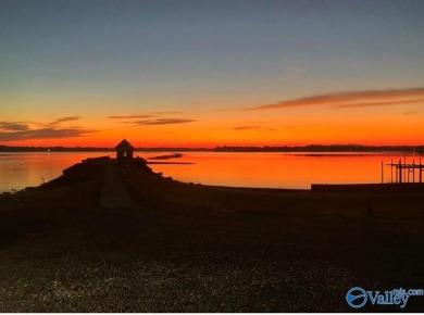 Lake Condo For Sale in Centre, Alabama