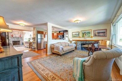 This Nantucket Cape boasts beautiful waterviews overlooking - photo 4