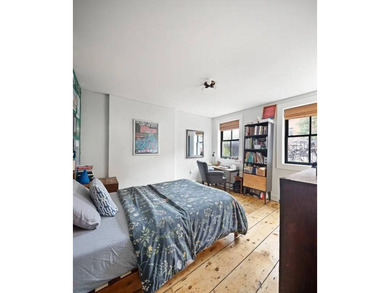 Red Hook Townhouse with Breathtaking Water Views Located on one - photo 12