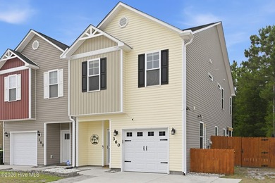 Welcome to this gorgeous, move-in ready 3 bedroom/2.5 bath - photo 2