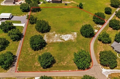 Beautiful 3.10-acre corner lot located at the corner of Shavon - photo 4