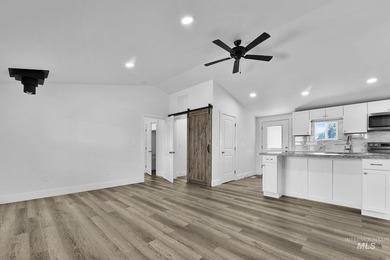 Enjoy space, convenience, and flexibility at 2324 Blue Lake Lane - photo 7