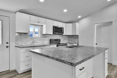 Enjoy space, convenience, and flexibility at 2324 Blue Lake Lane - photo 10