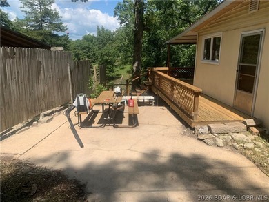 Rare opportunity to own a private waterfront retreat with - photo 4