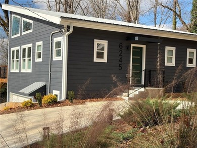 Lake Lanier Home For Sale in Cumming Georgia