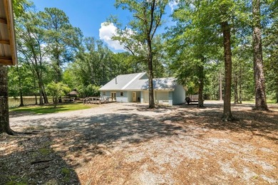 Location location location!!! Charming 4BR/2BA country home - photo 1