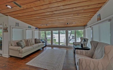 Magnificent Sunsets from the Large Lakefront Home on Lake - photo 11