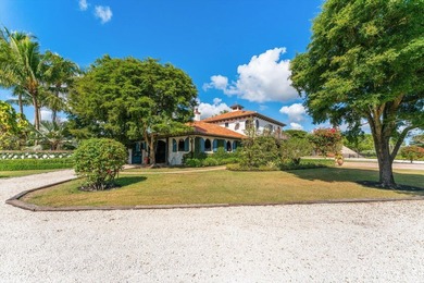 Stunning 21 acre Equestrian Compound located in the heart of - photo 5