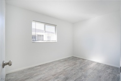 Welcome to 931/933 SE 23rd Place - a well-maintained duplex - photo 31